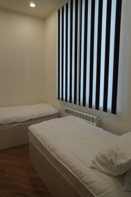 Lovely, Newly Remodeled Apartment In Yerevan! Exterior foto